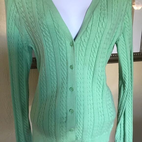 Gorgeous IZoD  Green Cable Knit Cardigan! size Medium - Picture 2 of 2